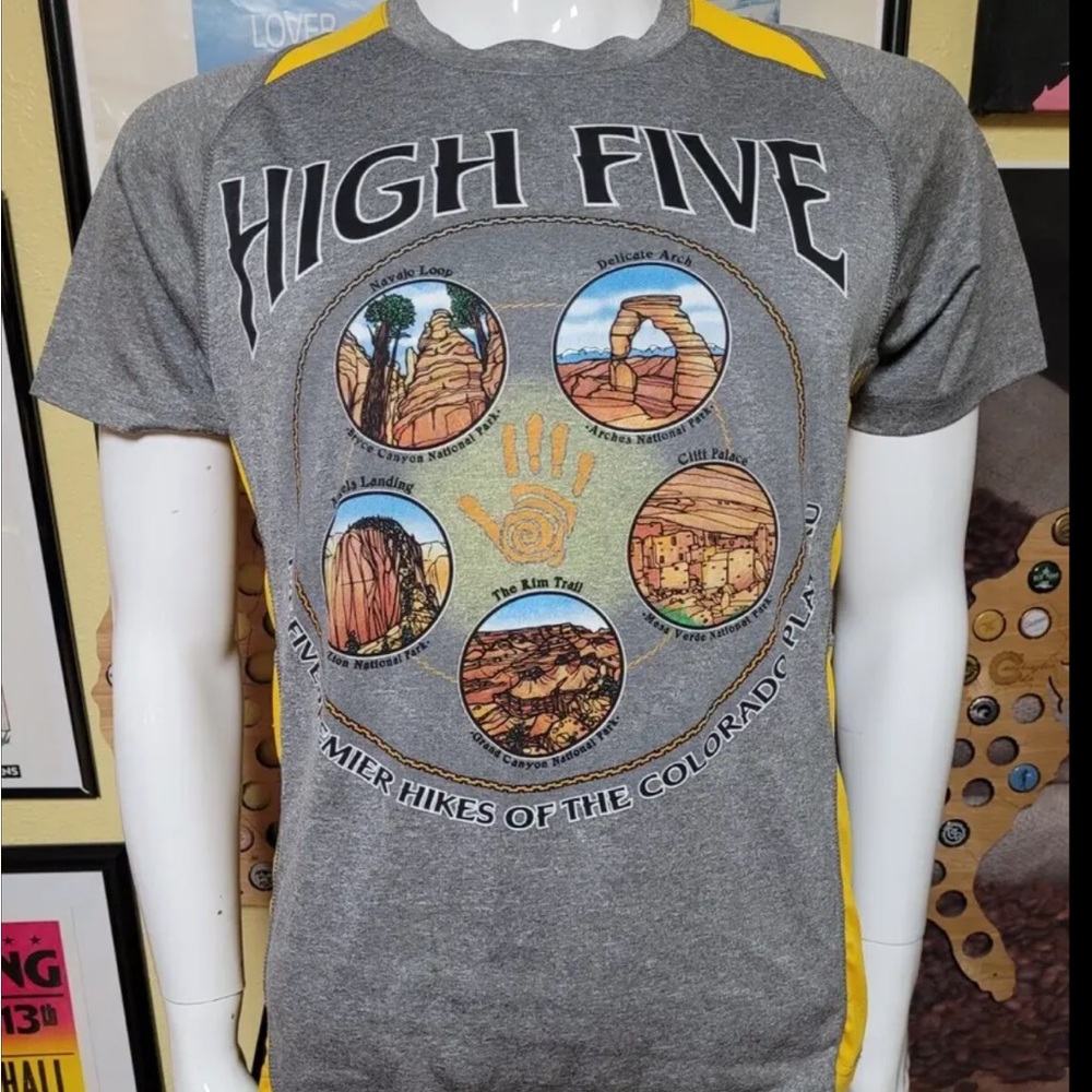 NWT Bryce Canyon High Five Hikes Performance Tee